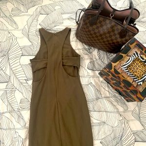 Body Contouring Olive Green Dress with inner tummy control! 🖤🔥